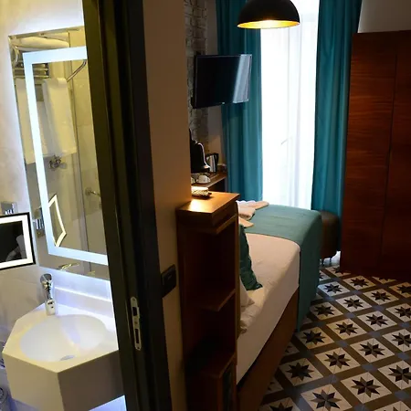 Hotel Pera Luna