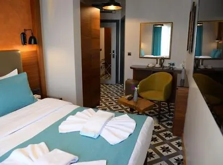 Hotel Pera Luna 3*