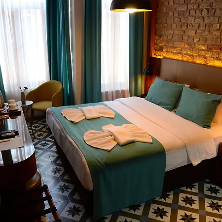 Pera Luna Hotel