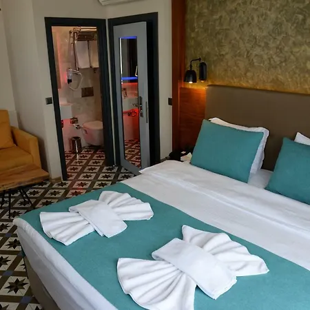 Pera Luna Hotel