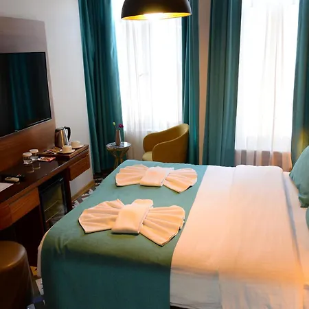Hotel Pera Luna