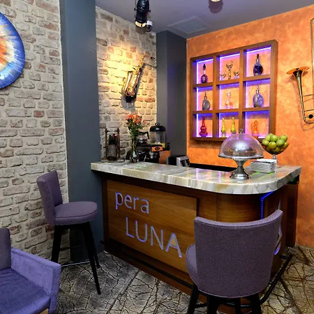 Hotel Pera Luna 3*