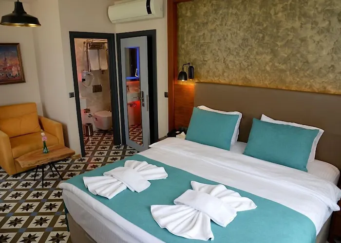 מלון Pera Luna 3*