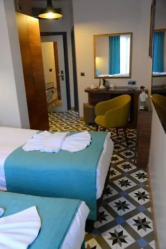 بيرا لونا ريسيدنس فندق 3*